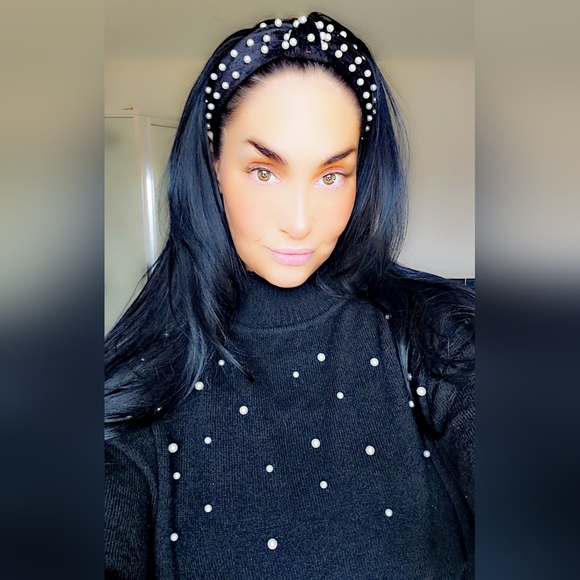 Pearl sweater with matching accessories - Picture 3 of 9